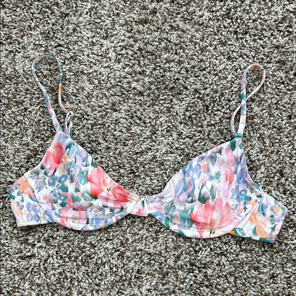 ZARA beautiful water color bikini top size SMALL..34B